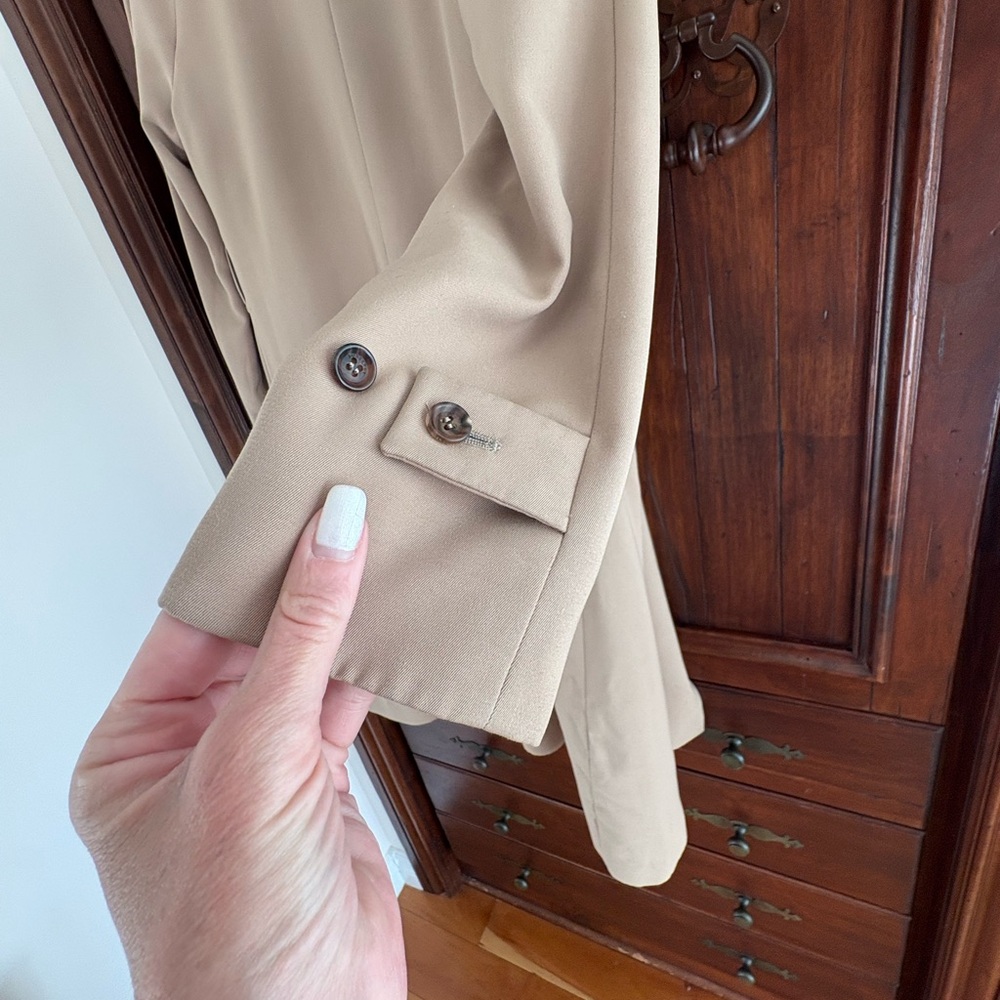 90’s-Era Vintage BURBERRY Trench Coat, Minimalist à la CBK, Size 6 - Picture 3 of 8